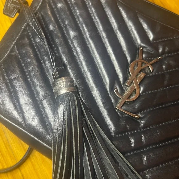 Yves Saint Laurent Black Quilted Crossbody Bag - Picture 2 of 10